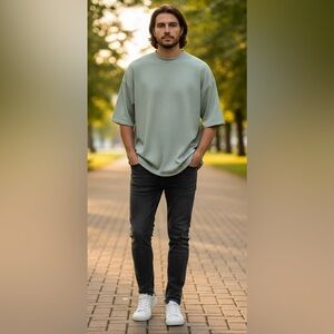 Misguided lime colored short sleeved crew neck t-shirt, comfortable , size US 4